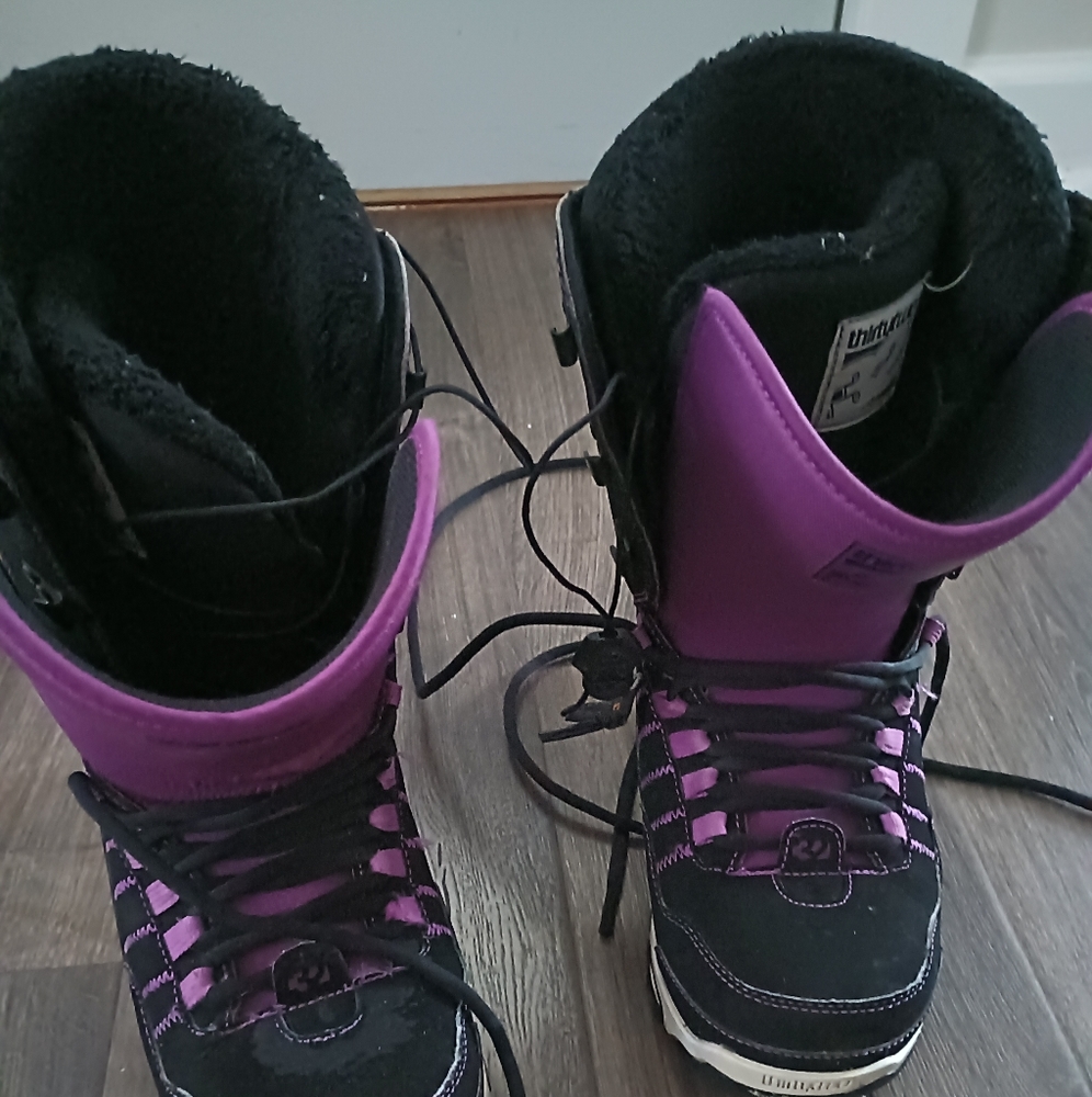 Thirtytwo Snowboarding boats 9.5 W